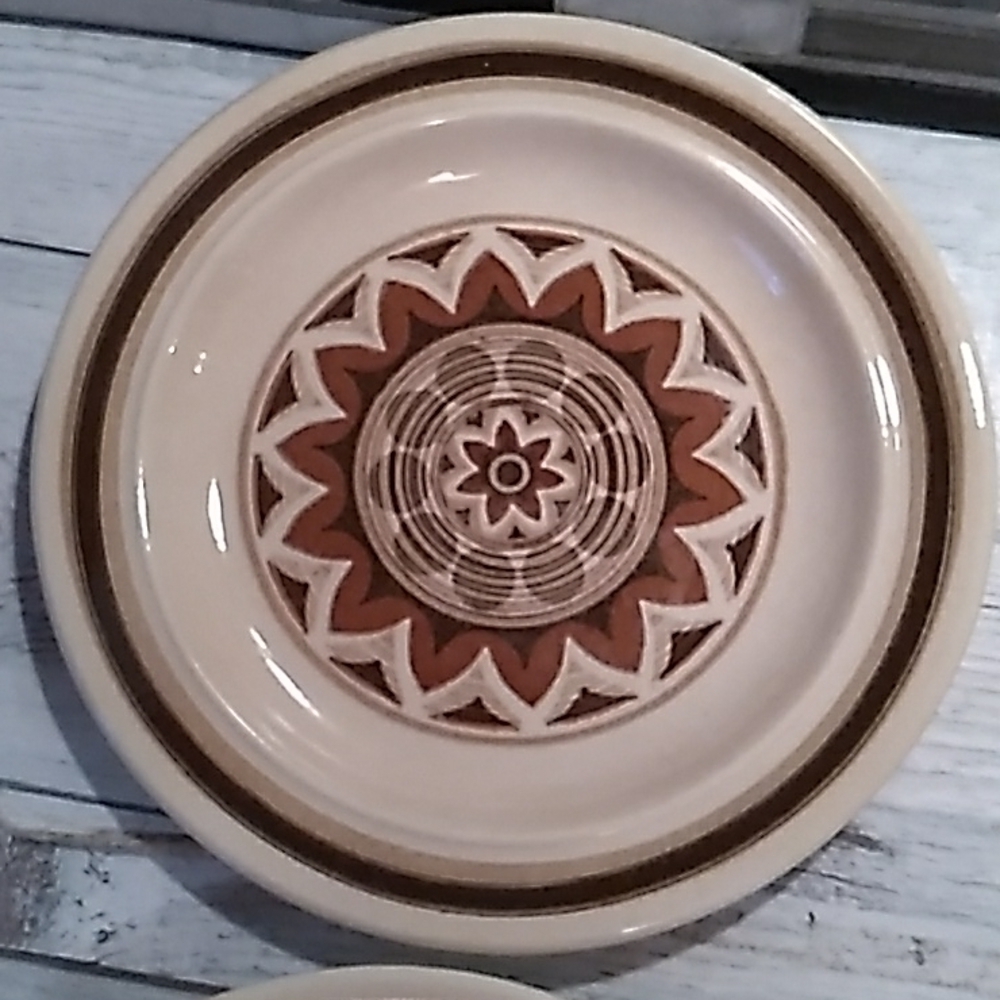 Vintage 1970s brown USA pottery dessert plates